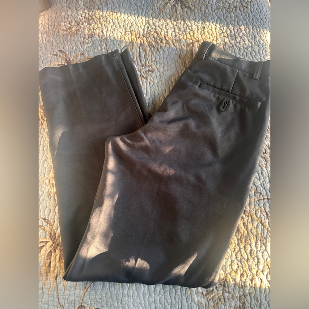 Comfortable Men's Gray Dress Pants